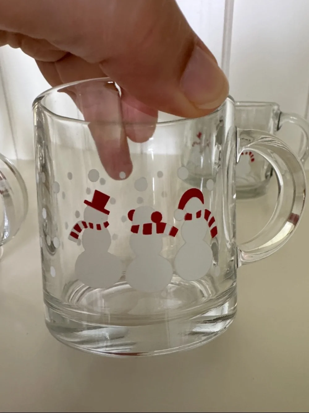 Set/4 Crate & Barrel Festive Snowman Glass Mugs, Clear w/ White and Red Accents